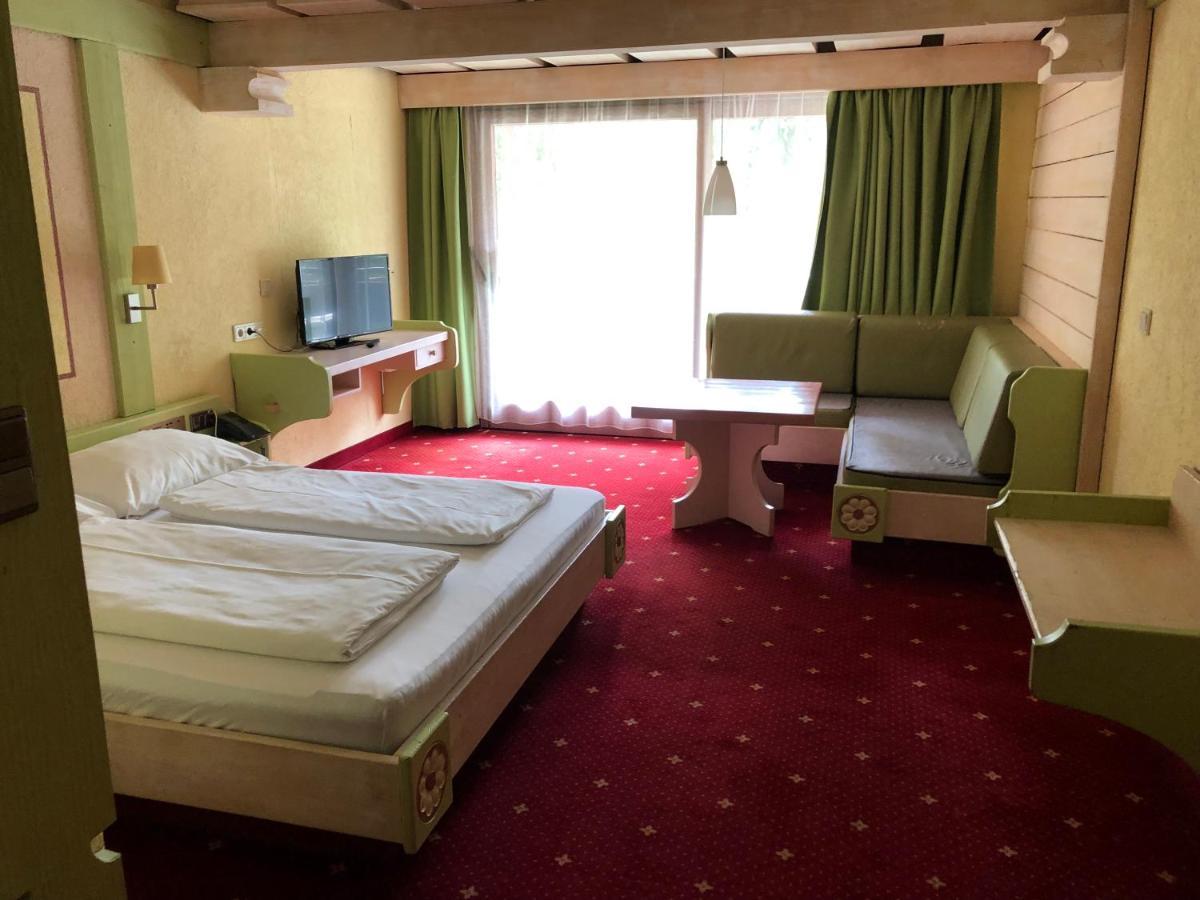 Das Kronenhotel Seefeld in Tirol Extérieur photo